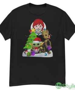 Awesome Santa Bigfoot And Baby Yoda Hug Wendy’s Snow Christmas Tree Shirt - G500 Men’s Classic T-Shirt