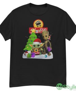 Santa Bigfoot And Baby Yoda Hug Shoprite Snow Christmas Tree Shirt - G500 Men’s Classic T-Shirt