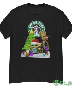 Santa Bigfoot And Baby Yoda Hug Starbuck Coffee Snow Christmas Tree Shirt - G500 Men’s Classic T-Shirt