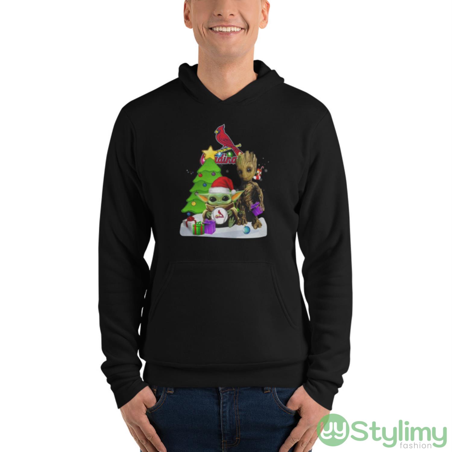 Santa Bigfoot And Baby Yoda Hug St.Louis Cardinals Snow Christmas Tree Shirt 4 Santa Bigfoot And Baby Yoda Hug St.Louis Cardinals Snow Christmas Tree Shirt - Unisex Fleece Pullover Hoodie