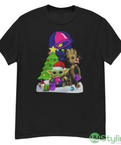 Santa Bigfoot And Baby Yoda Hug Taco Bell Snow Christmas Tree Shirt - G500 Men’s Classic T-Shirt
