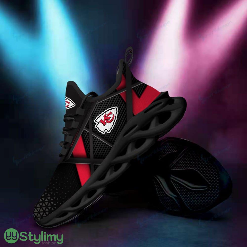 Kansas City Chiefs Logo In Black 3D Max Soul Sneaker Shoes 4 Kansas City Chiefs Logo In Black 3D Max Soul Sneaker Shoes - Kansas City Chiefs Logo In Black Custom Name 3D Max Soul Sneaker Shoes_4