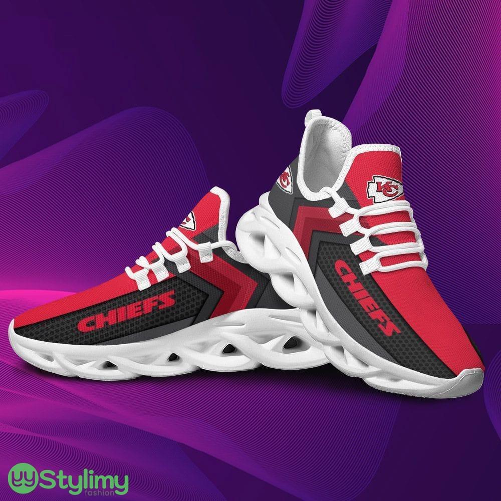 Kansas City Chiefs Logo Pattern Custom Name 3D Max Soul Sneaker Shoes In Red And Black 2 Kansas City Chiefs Logo Pattern Custom Name 3D Max Soul Sneaker Shoes In Red And Black - Kansas City Chiefs Logo Pattern Custom Name 3D Max Soul Sneaker Shoes In Red And Black_2