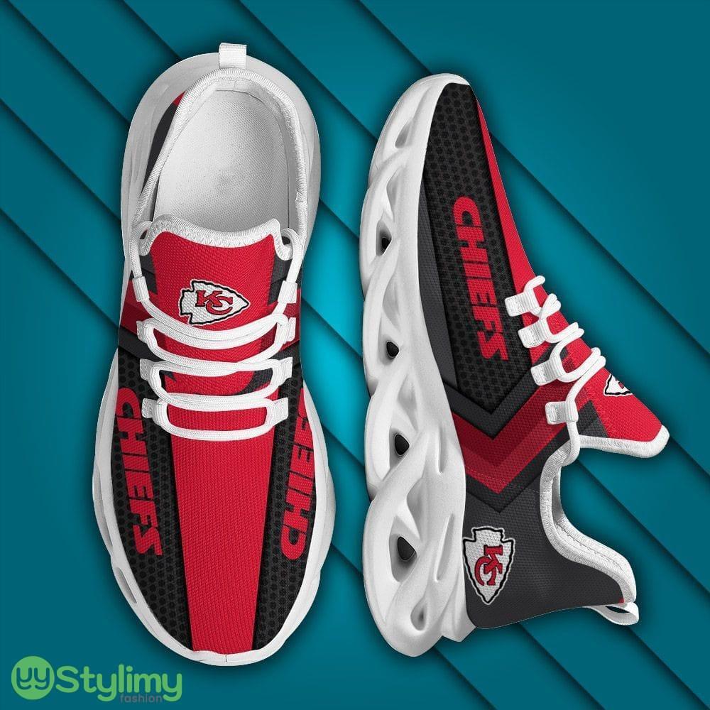 Kansas City Chiefs Logo Pattern Custom Name 3D Max Soul Sneaker Shoes In Red And Black 3 Kansas City Chiefs Logo Pattern Custom Name 3D Max Soul Sneaker Shoes In Red And Black - Kansas City Chiefs Logo Pattern Custom Name 3D Max Soul Sneaker Shoes In Red And Black_3