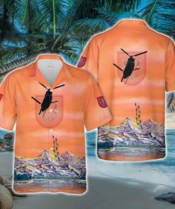 Soldiers from 7th Special Forces Group (Airborne) (7 SFG (A)) practice SPIE techniques from a MH-47 Chinook Hawaiian Shirt - 290124-133123