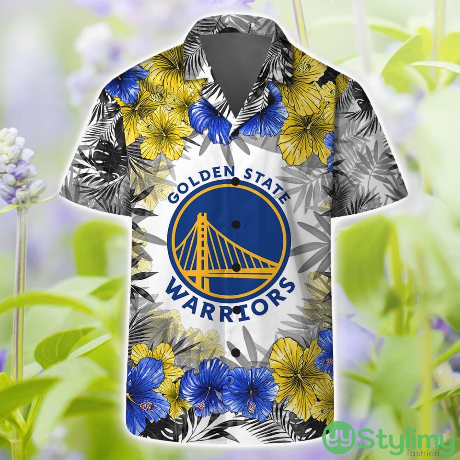 Golden State Warriors Hibiscus Flower With Team 3D Hawaiin Shirt And Shorts Summer Gift Combo 4 Golden State Warriors Hibiscus Flower With Team 3D Hawaiin Shirt And Shorts Summer Gift Combo Product Photo 1