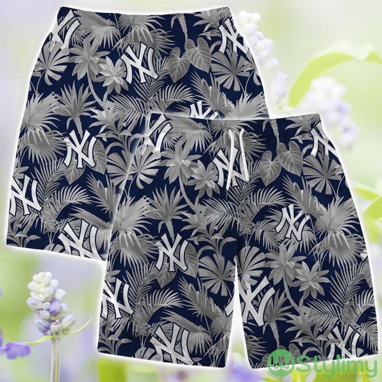 New York Yankees Short Sleeve Shirt Pattern Summer Beach Bar Combo Hawaiian Shirt And Shorts 3 New York Yankees Short Sleeve Shirt Pattern Summer Beach Bar Combo Hawaiian Shirt And Shorts Product Photo 3